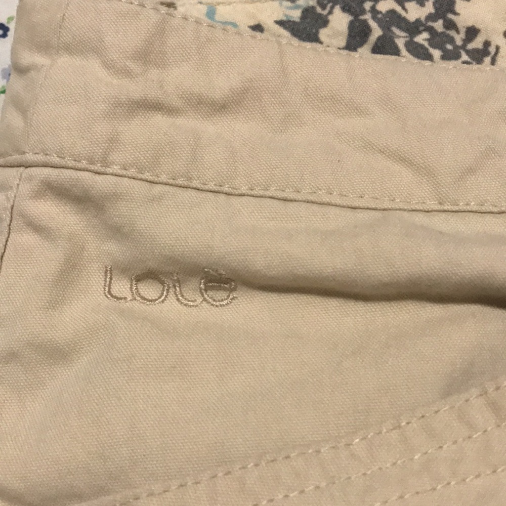 Lolë Short - Picture 3 of 5